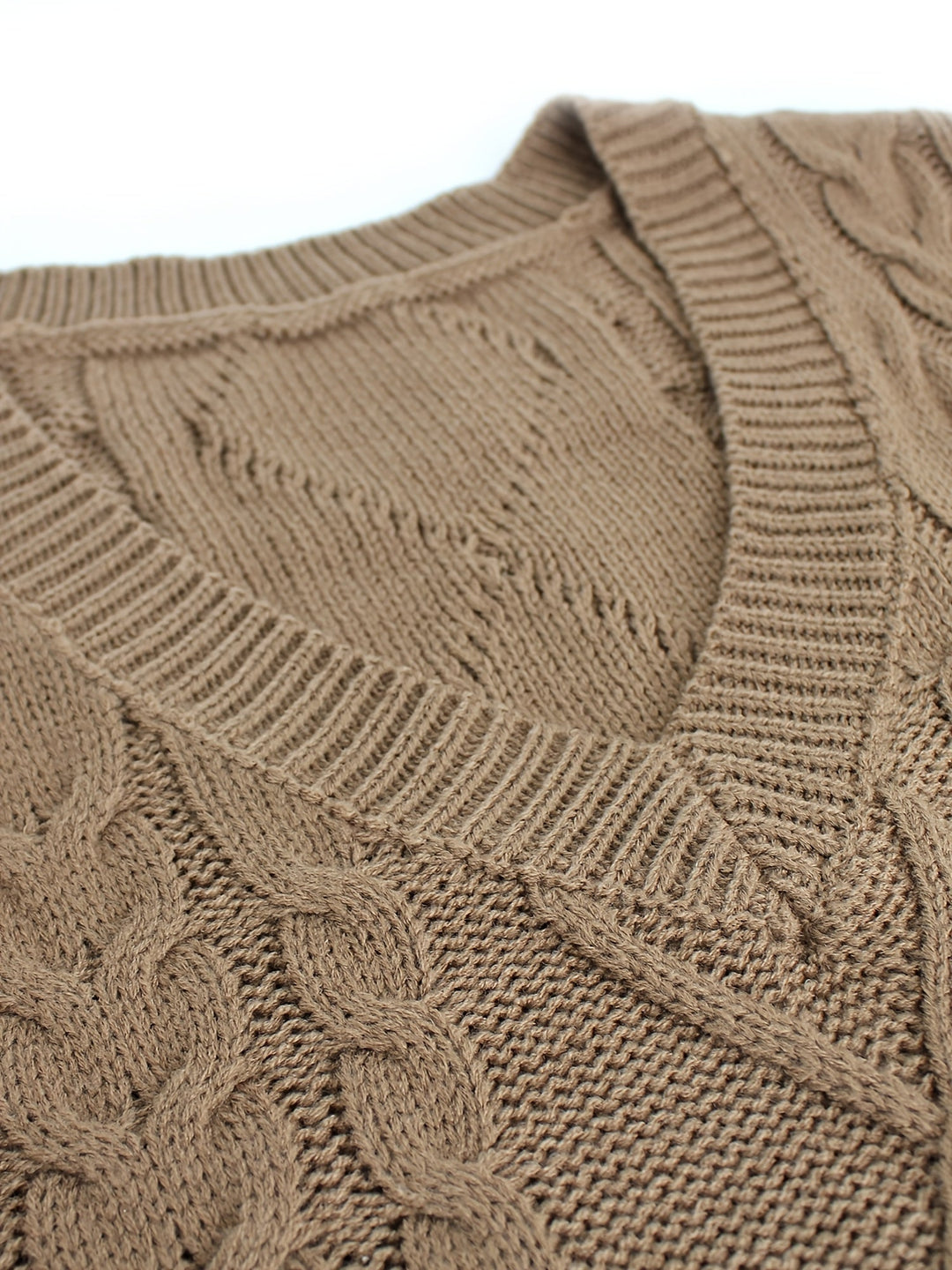 Colleen | Ärmelloser Zopfmuster-Pullover mit V-Ausschnitt - Image 37