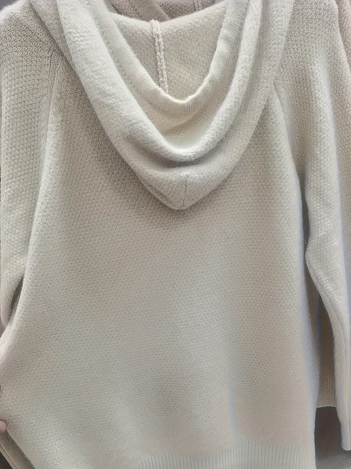 Cassidy | Kuschelige Kapuzen-Strickjacke mit Reißverschluss - Image 4