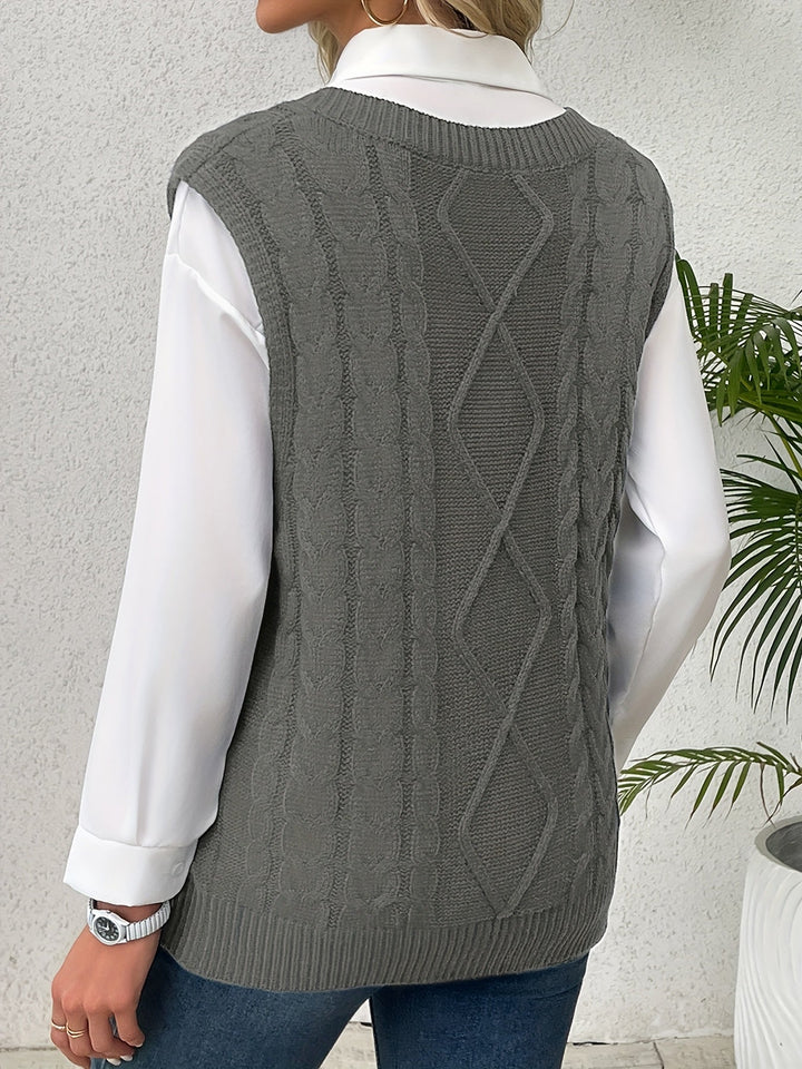 Colleen | Ärmelloser Zopfmuster-Pullover mit V-Ausschnitt - Image 2