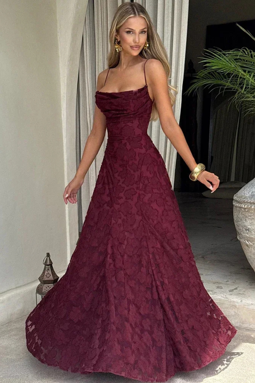Roséline - Florales Rückenfreies Maxikleid