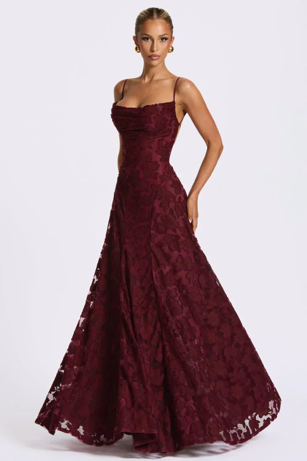 Naura - Elegantes Maxi Kleid Mit Spaghettiträgern