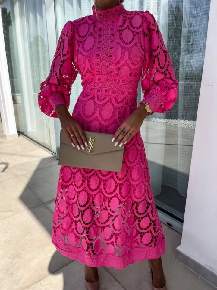 Linnea - Elegantes Spitzenkleid Mit Puffärmeln Und Hohem Kragen