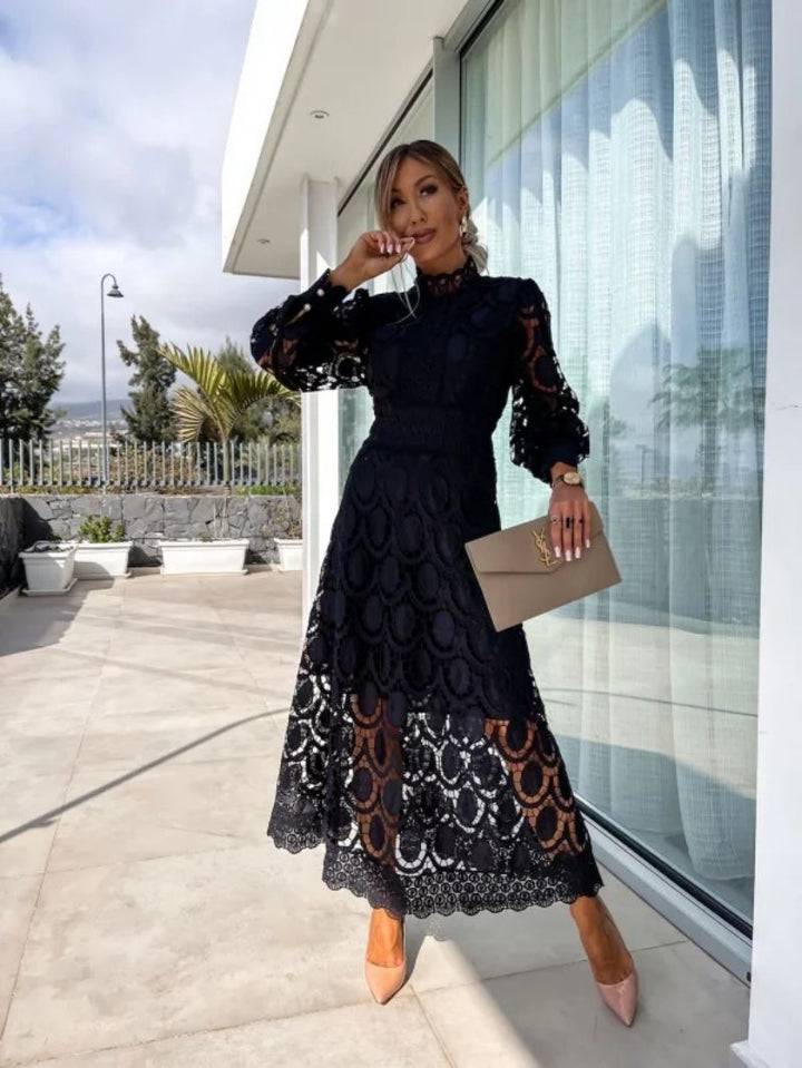 Linnea - Elegantes Spitzenkleid Mit Puffärmeln Und Hohem Kragen