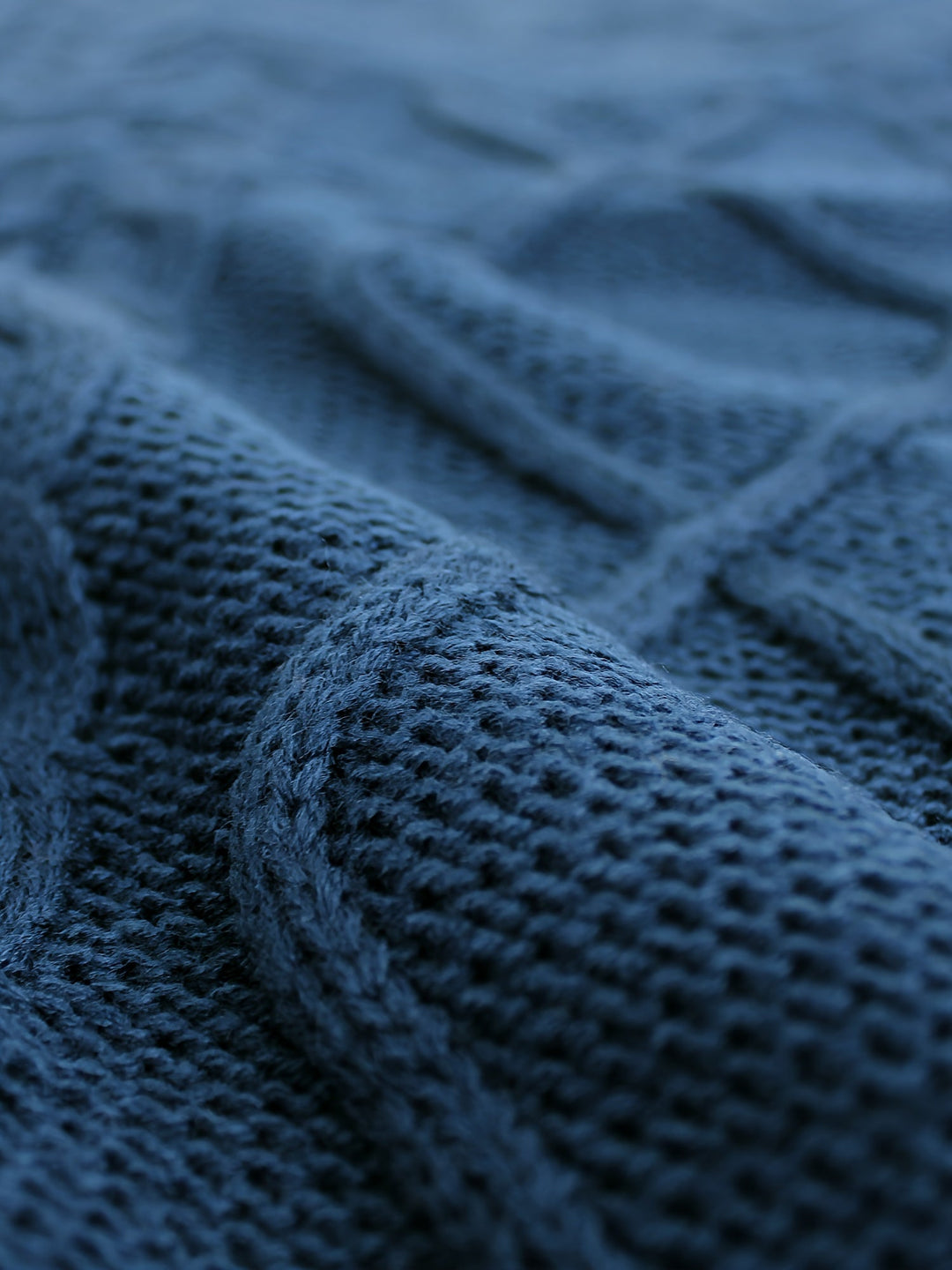 Colleen | Ärmelloser Zopfmuster-Pullover mit V-Ausschnitt - Image 45