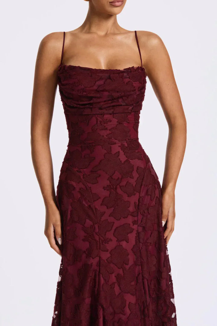 Naura - Elegantes Maxi Kleid Mit Spaghettiträgern