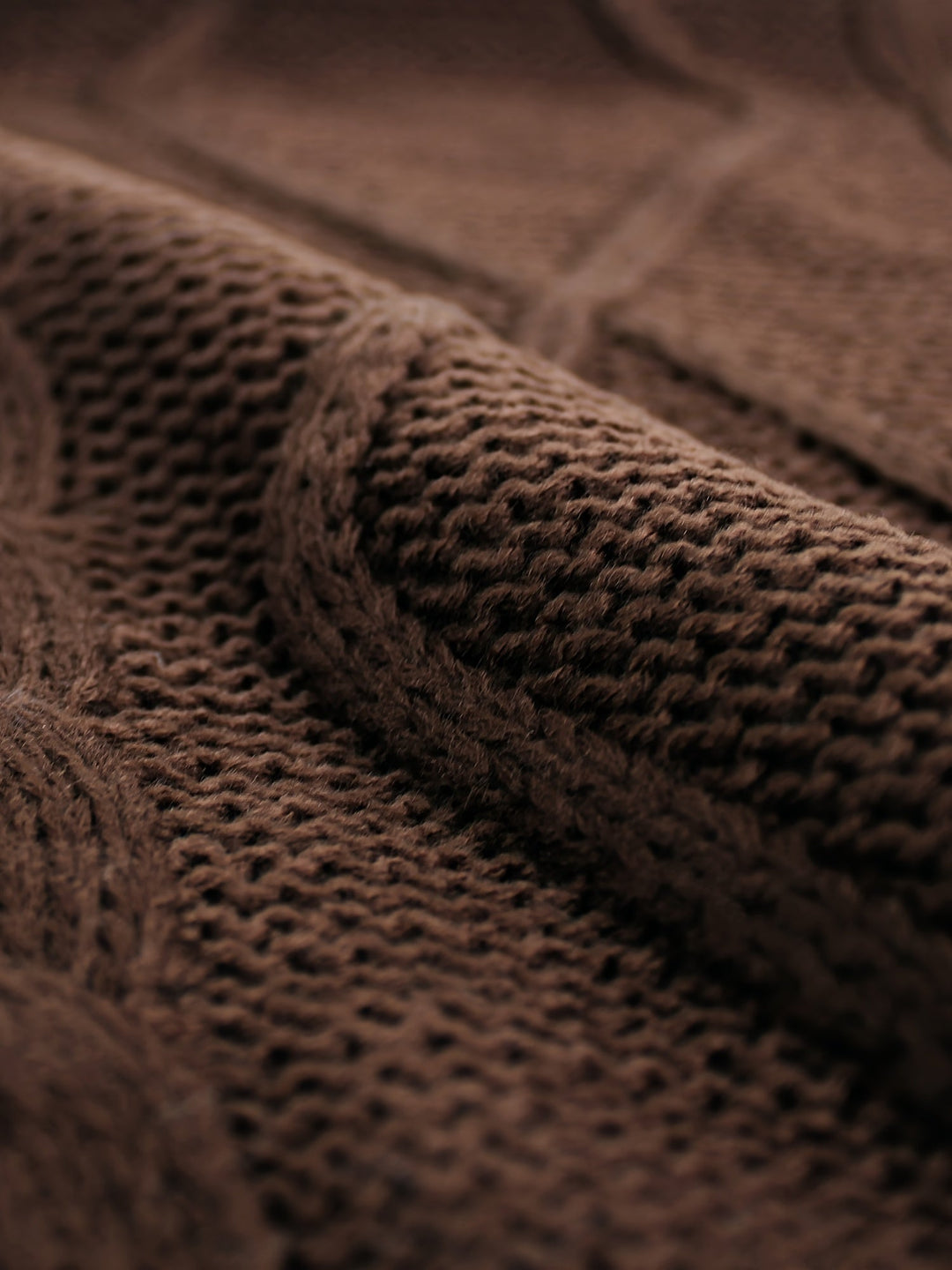 Colleen | Ärmelloser Zopfmuster-Pullover mit V-Ausschnitt - Image 32