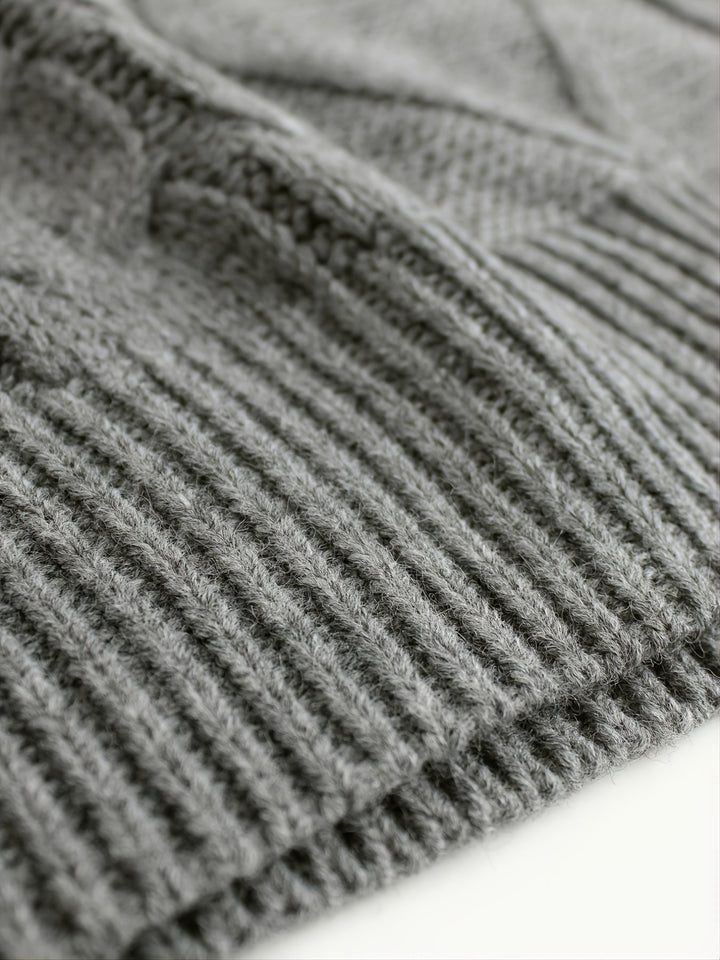 Colleen | Ärmelloser Zopfmuster-Pullover mit V-Ausschnitt - Image 5