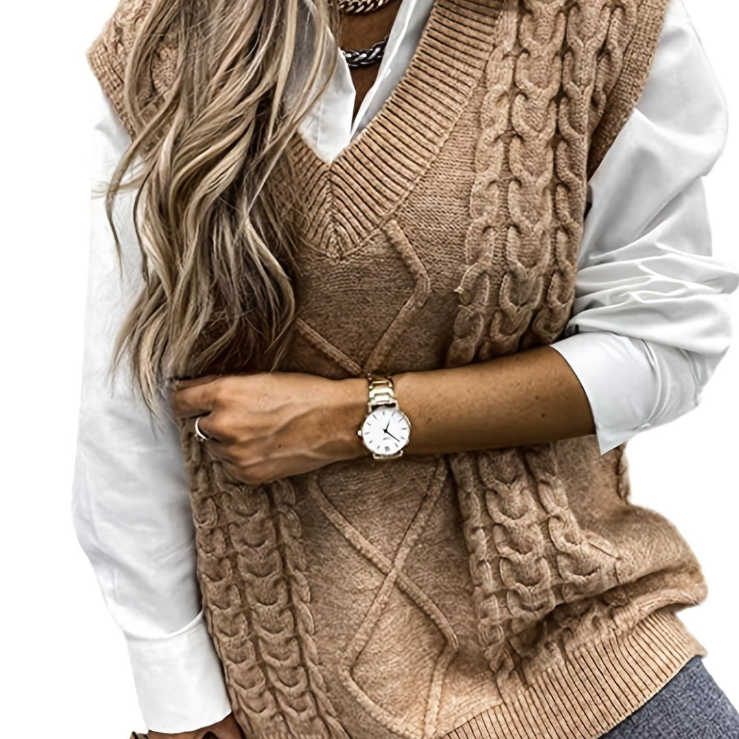 Colleen | Ärmelloser Zopfmuster-Pullover mit V-Ausschnitt - Image 53