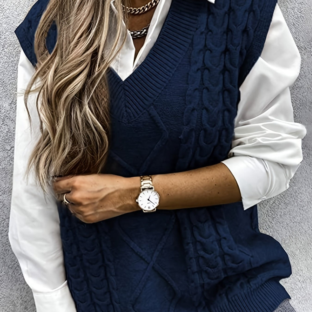 Colleen | Ärmelloser Zopfmuster-Pullover mit V-Ausschnitt - Image 54