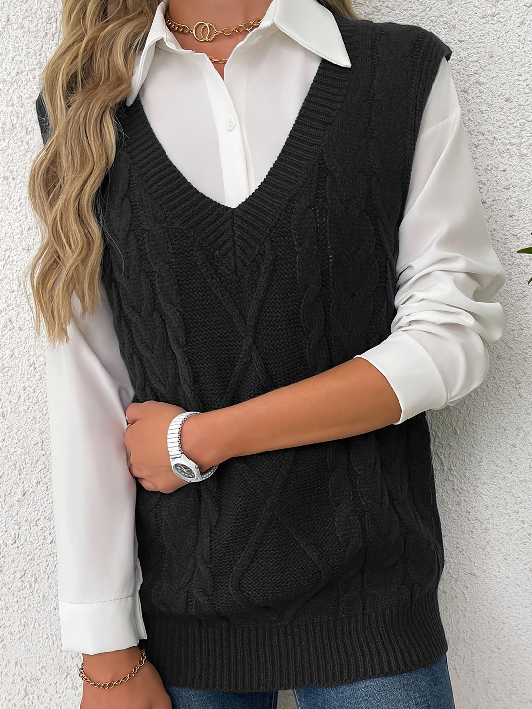 Colleen | Ärmelloser Zopfmuster-Pullover mit V-Ausschnitt - Image 19