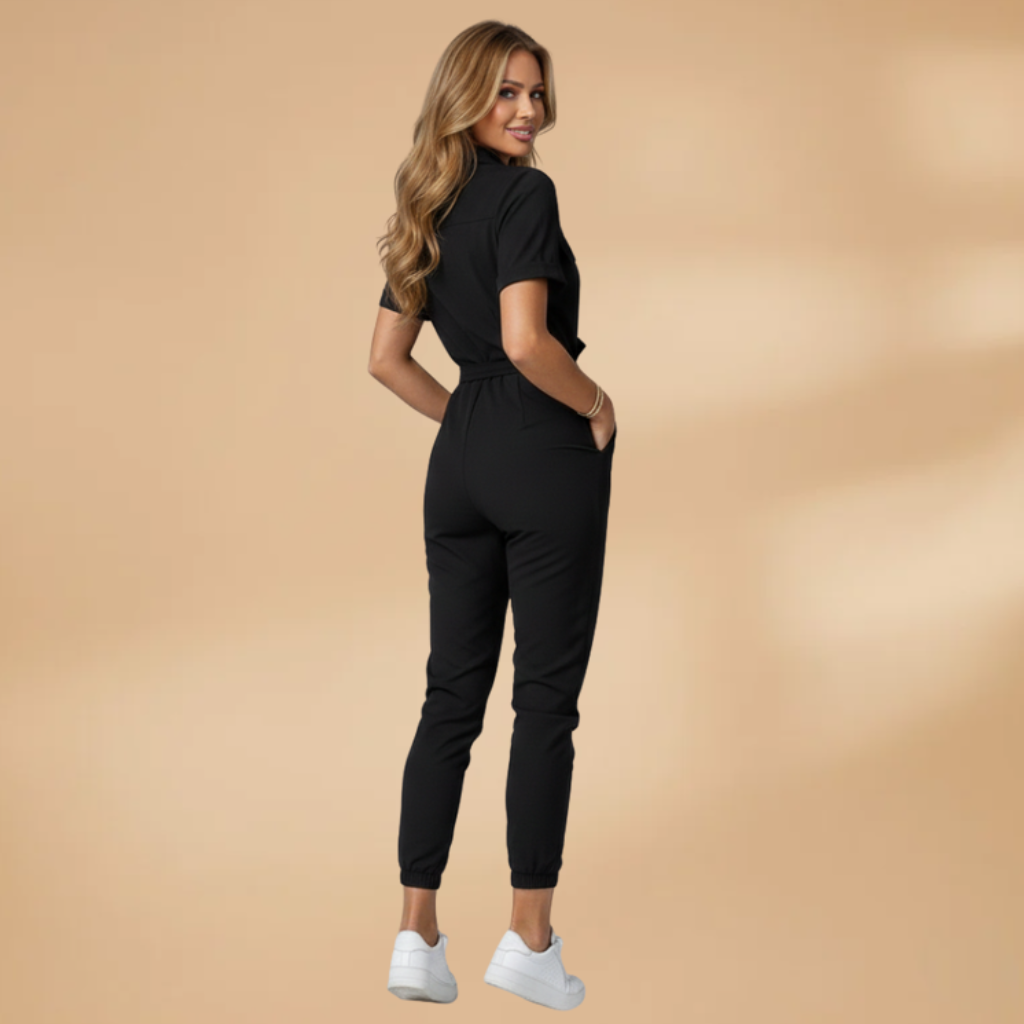 Ava - Damen Jumpsuit mit Rundhalsausschnitt und Kurzarm