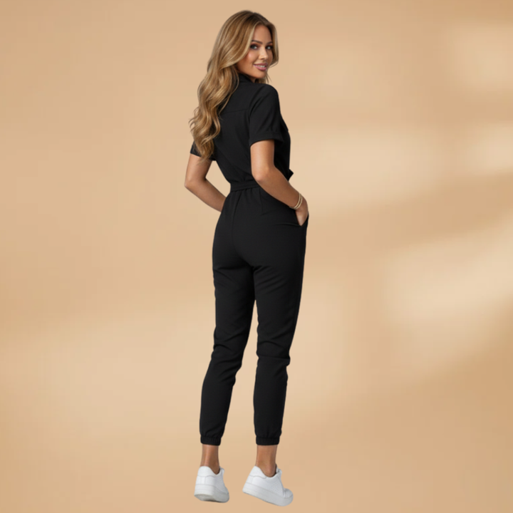 Ava - Damen Jumpsuit mit Rundhalsausschnitt und Kurzarm