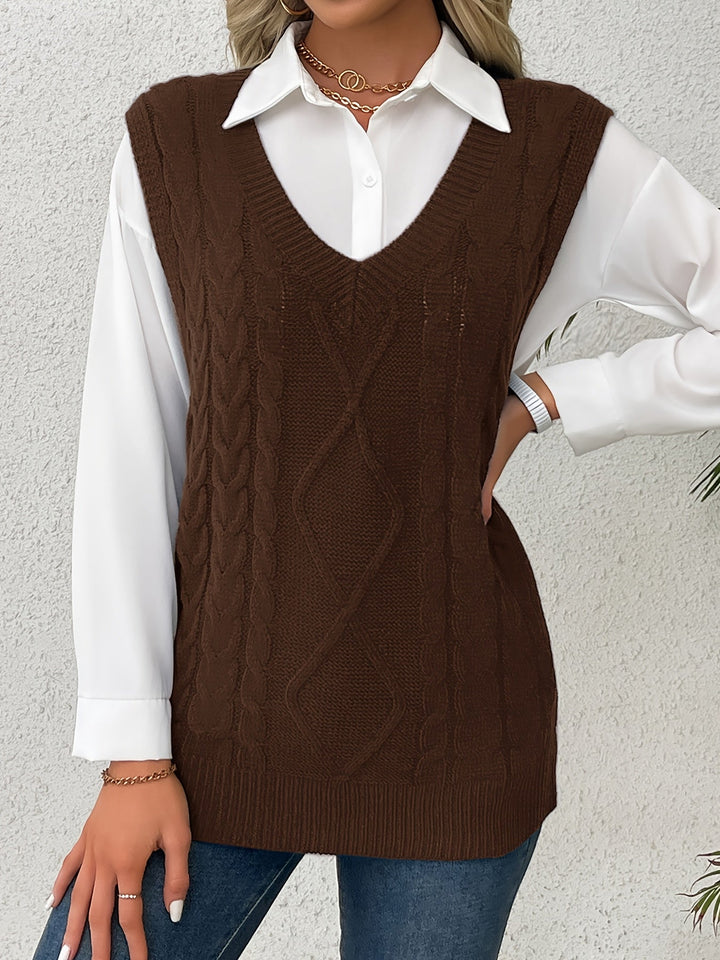 Colleen | Ärmelloser Zopfmuster-Pullover mit V-Ausschnitt - Image 34