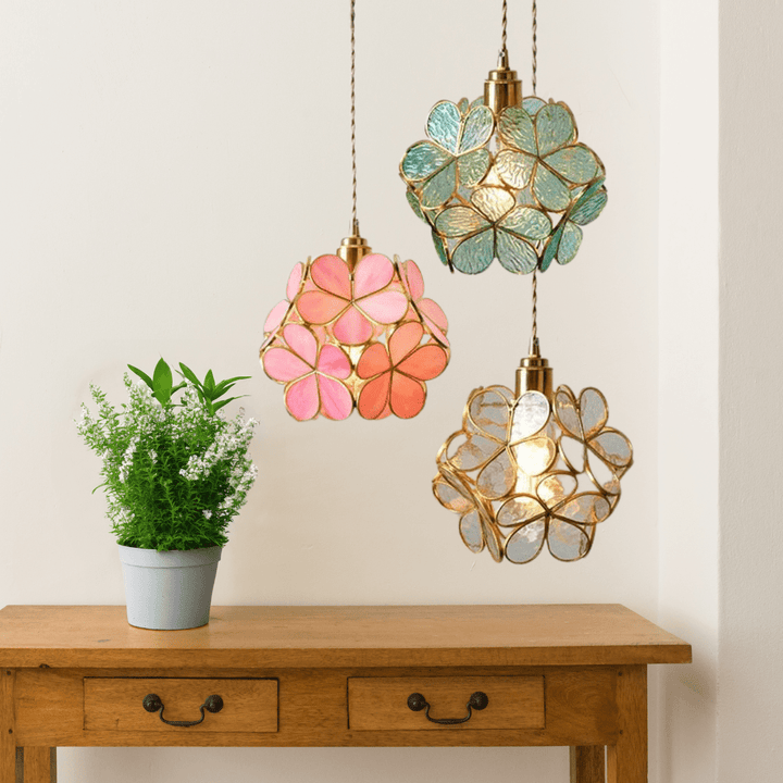 Lysiane – Flower-shaped hanging lamp made of glass in Nordic style
