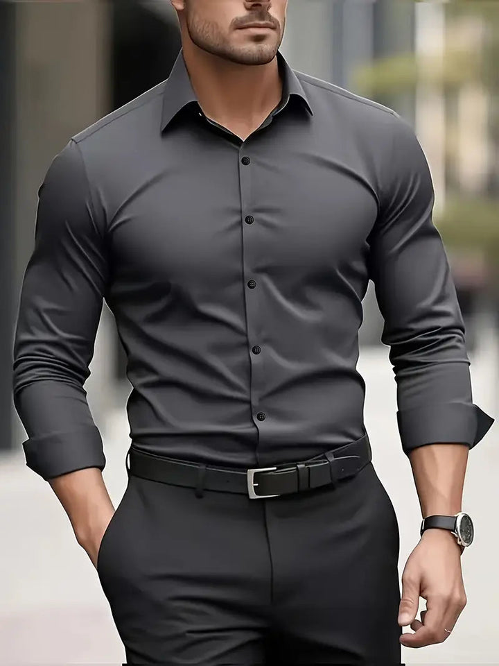 Breathable, wrinkle-free men's shirt with button placket
