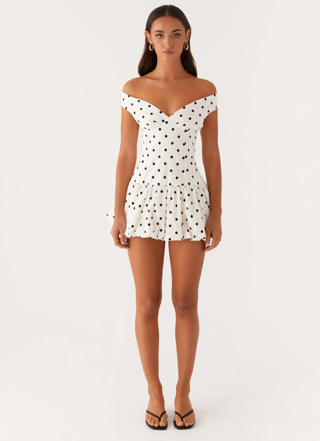 Vaelora – Schulterfreies Minikleid mit Polka-Dots und Schößchen