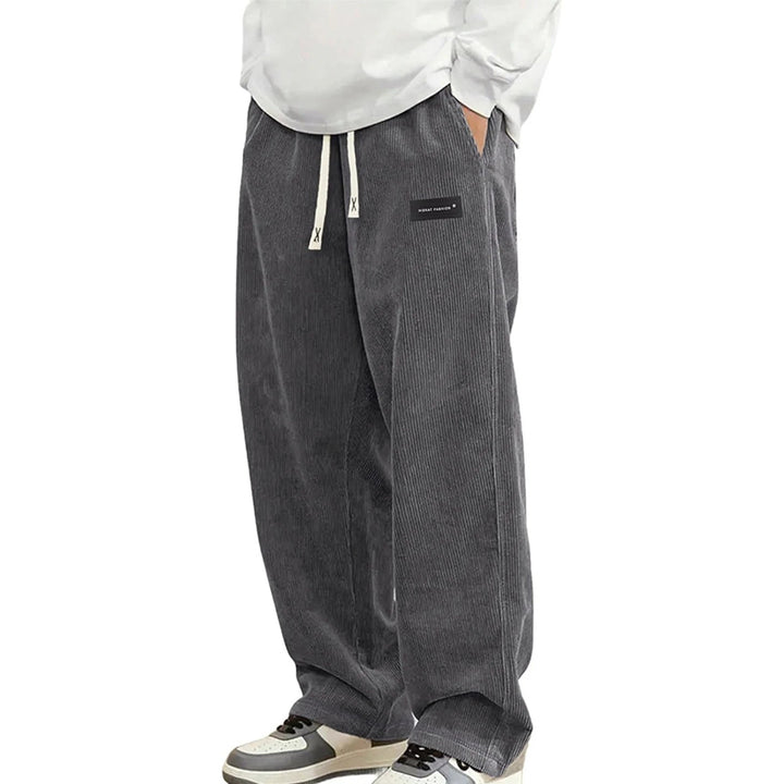 Herren Cordhose mit weiter Jogger Passform und Kordelbund