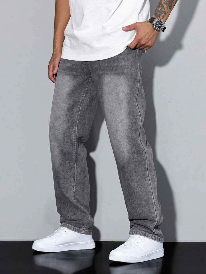 Baggy jeans for men with a loose fit and freedom of movement