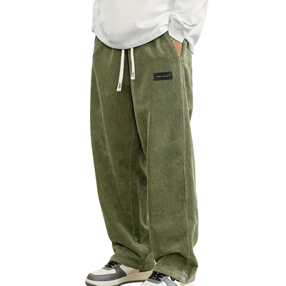 Herren Cordhose mit weiter Jogger Passform und Kordelbund
