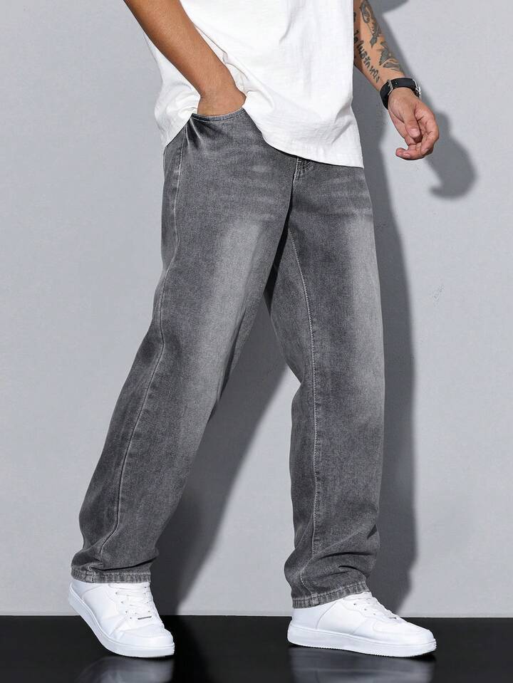 Baggy jeans for men with a loose fit and freedom of movement