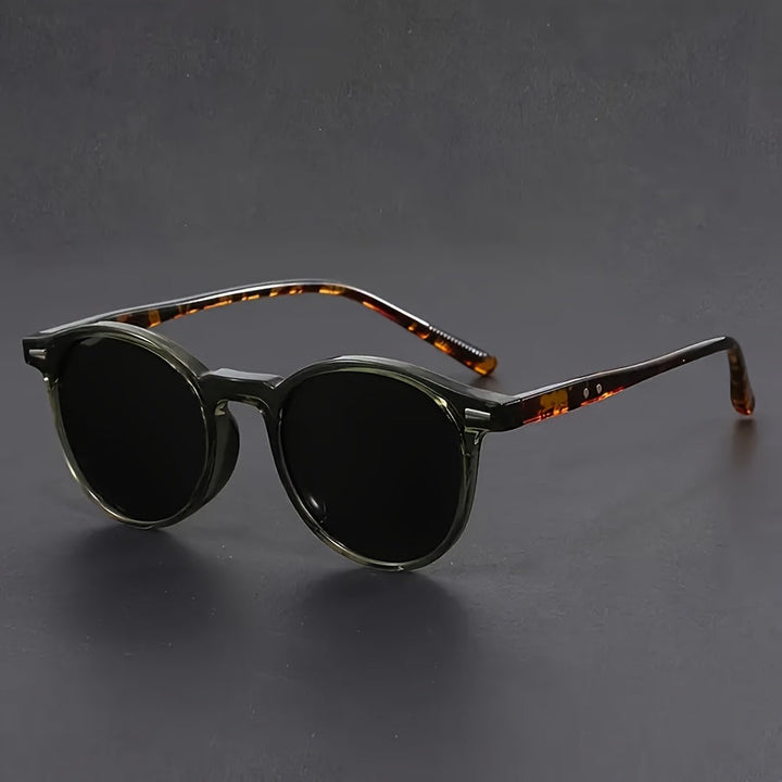 Men's Tortoiseshell Retro Round Sunglasses - Image 2