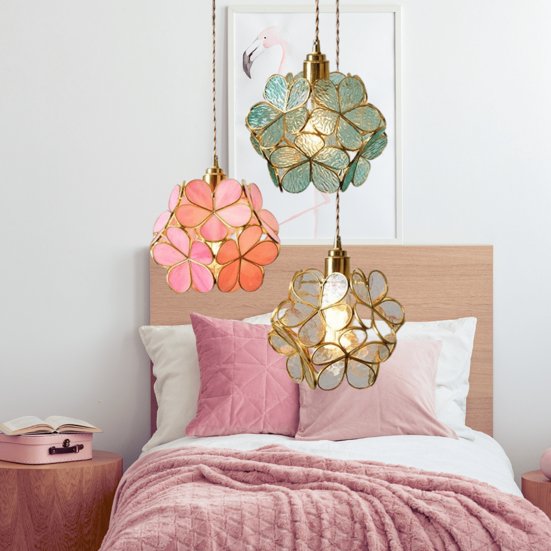 Lysiane – Flower-shaped hanging lamp made of glass in Nordic style