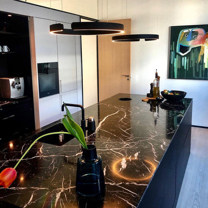 Ringförmige LED-Pendelleuchte im modernen Stil