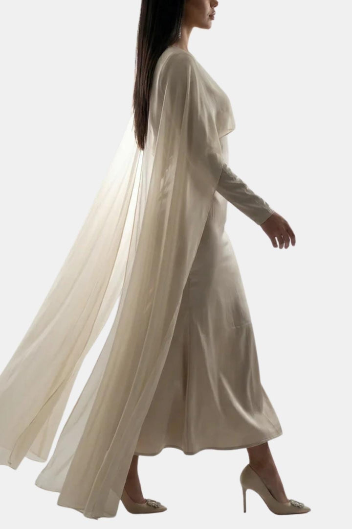 Zahiréa – Chiffonkleid mit Cape-Überwurf
