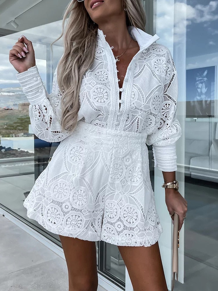 Veylisse – Spitzen Set Bluse Und High Waist Shorts