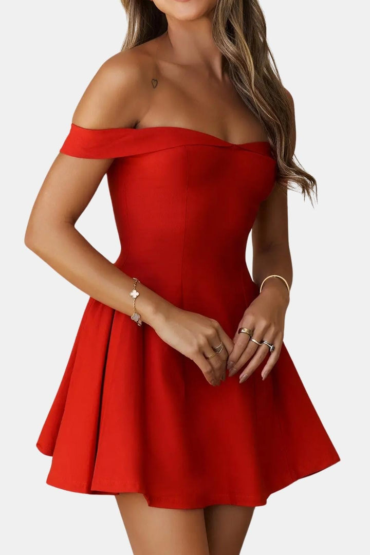 Zariya - Schulterfreies Figurbetontes Minikleid