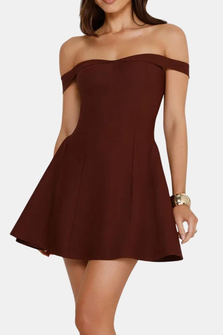 Zariya - Schulterfreies Figurbetontes Minikleid