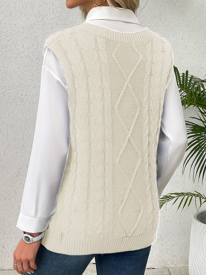 Colleen | Ärmelloser Zopfmuster-Pullover mit V-Ausschnitt - Image 12