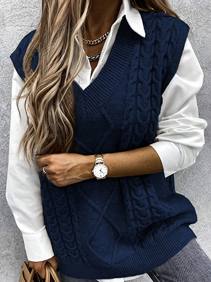 Colleen | Ärmelloser Zopfmuster-Pullover mit V-Ausschnitt - Image 41