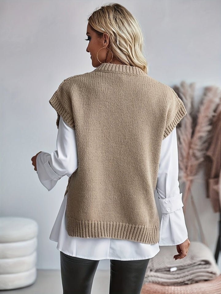 Colette | Ärmellose Strickweste mit Zopfmuster - Image 2