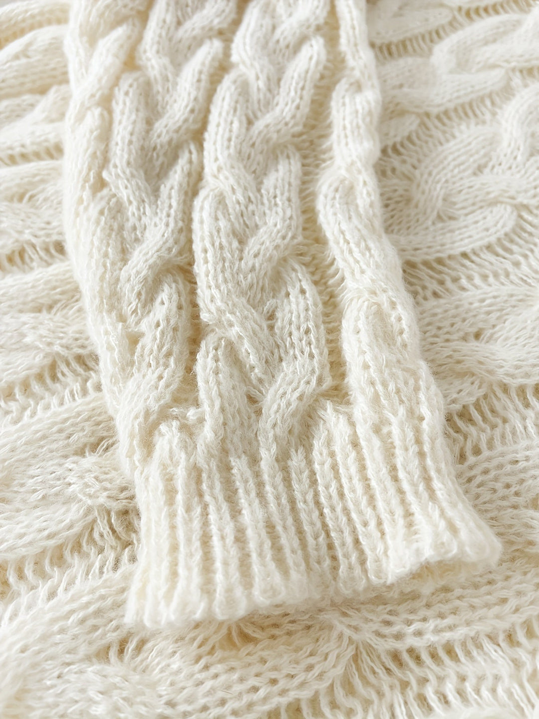 Iris | Lässiger Zopfstrickpullover - Image 2