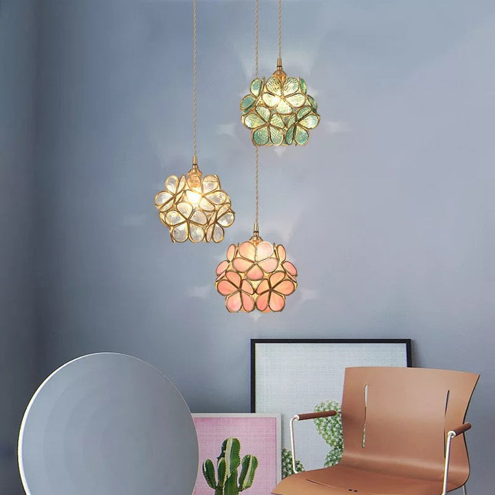 Lysiane – Flower-shaped hanging lamp made of glass in Nordic style