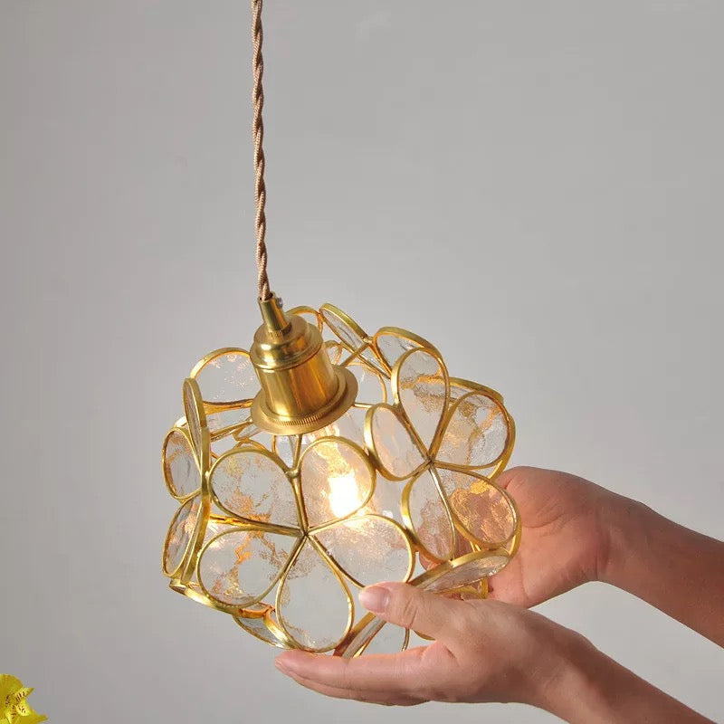 Lysiane – Flower-shaped hanging lamp made of glass in Nordic style
