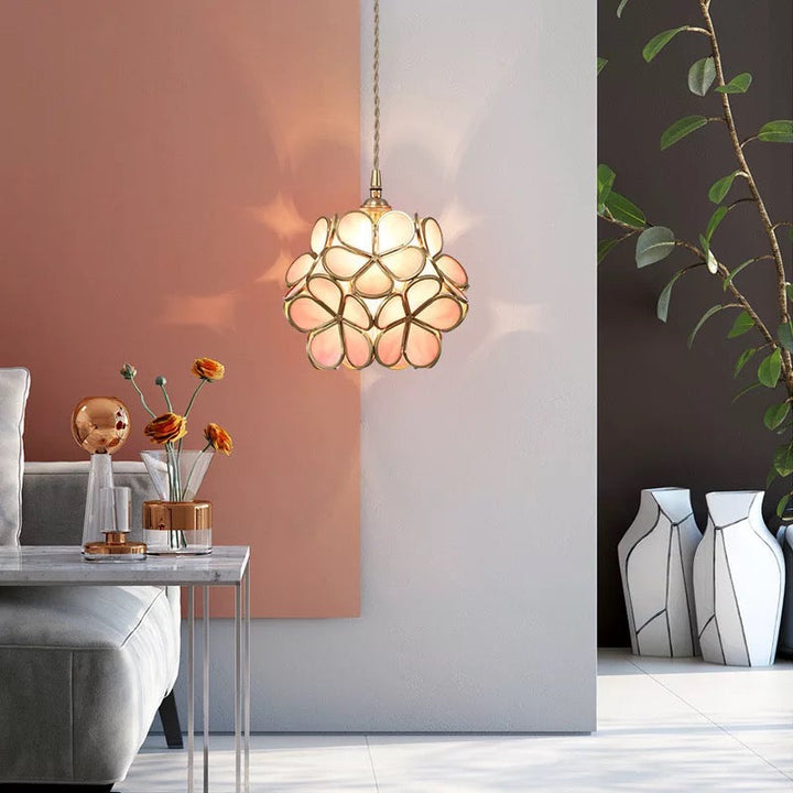 Lysiane – Flower-shaped hanging lamp made of glass in Nordic style