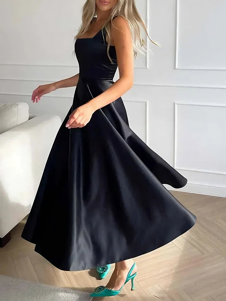 Raegan - Elegantes Midi Kleid Mit Karree Ausschnitt