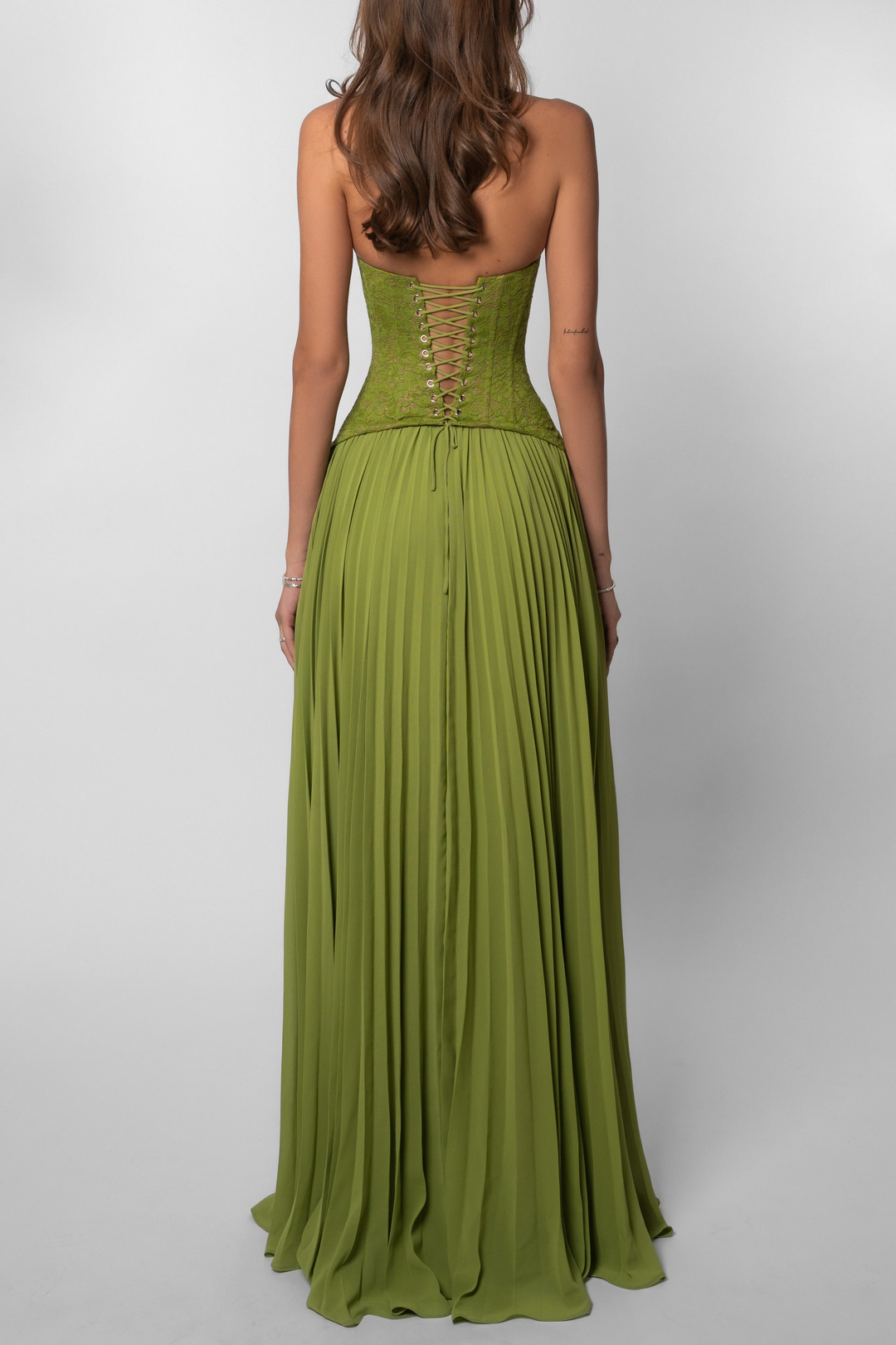 Liorenne - Neckholder Blumen Spitze Plissiertes Maxi Kleid