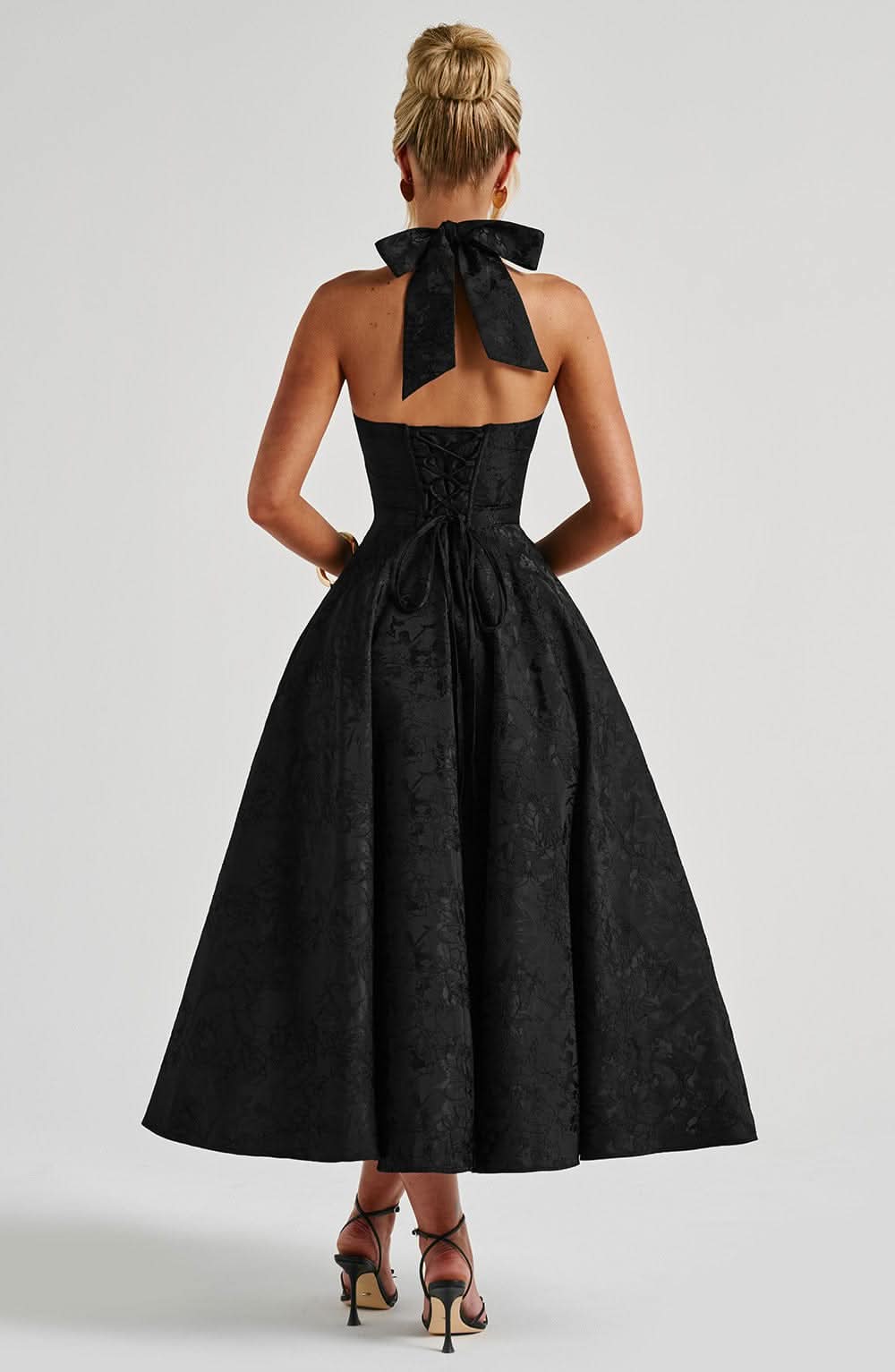Isalora - Florales Neckholder Midi Kleid